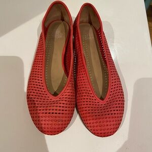 Eileen Fisher red perforated leather flats sz 7